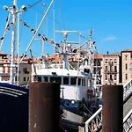 Appartement Confortable En Plein Centre De Saint-Jean-De-Luz, A Deux Pas De La Plage Et Des Commerces - Fr-1-239-586